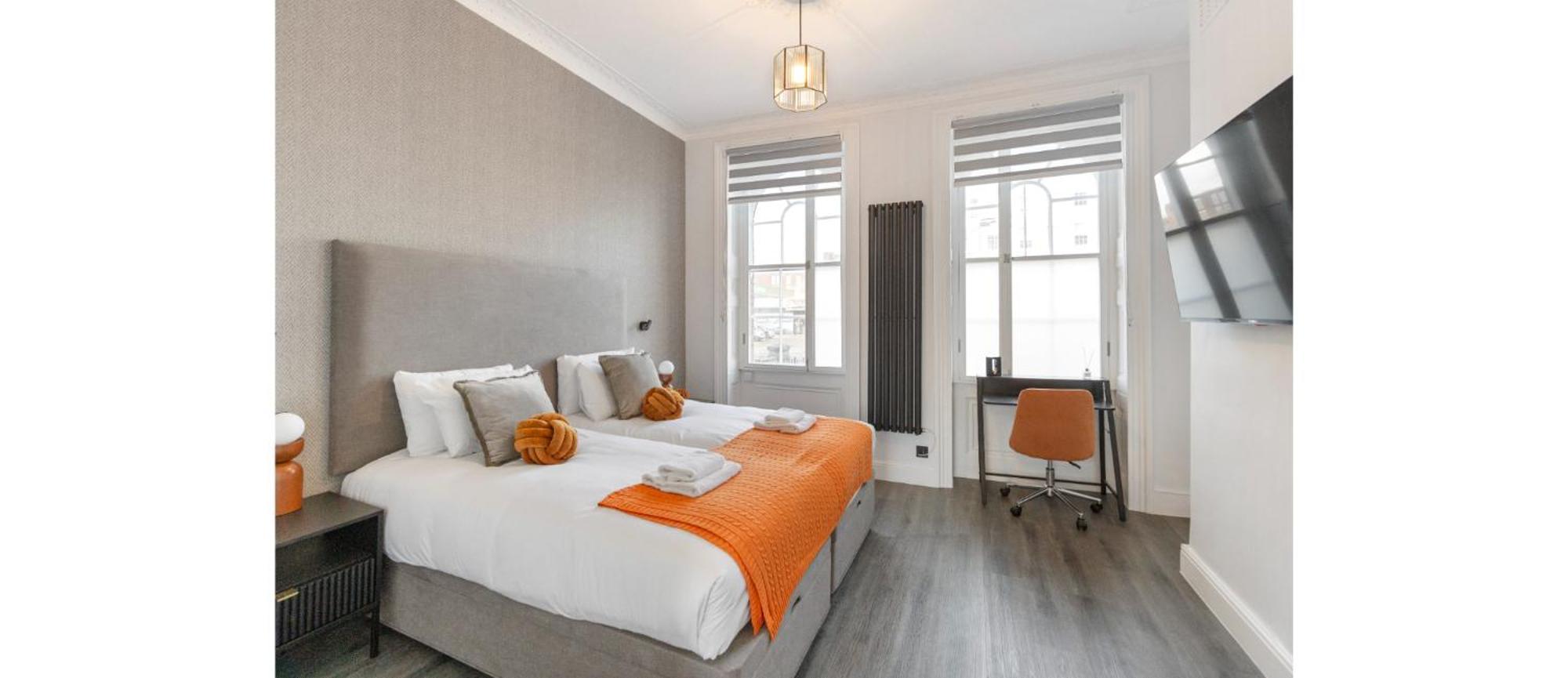 Apartament Simplicity Meets Warmth: 1-bed Delight *